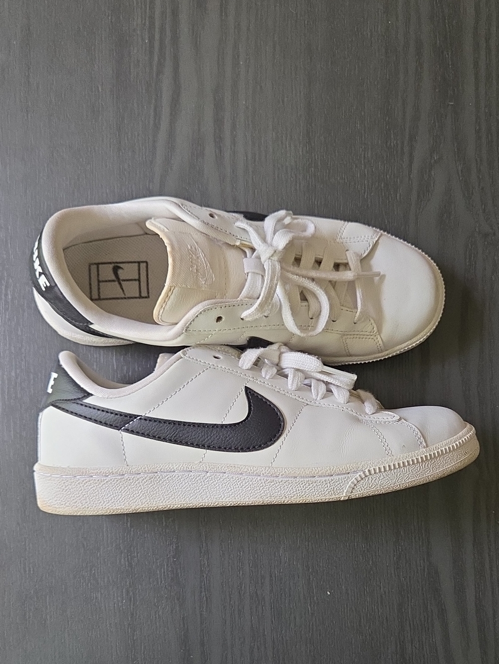 Nike Women's Seaker SIZE 8